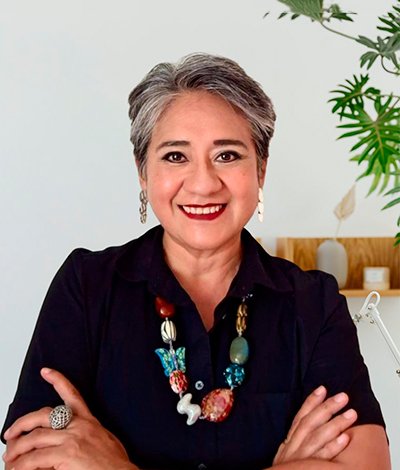 Tanatóloga Católica Adriana Tenorio.